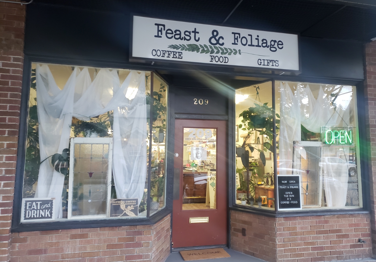 Feast and Foliage Front doot